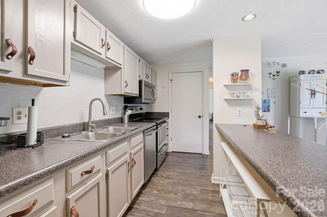 9630 Old Gate Drive, Matthews, NC 28105
