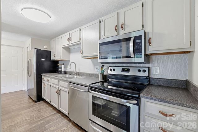 9630 Old Gate Drive, Matthews, NC 28105
