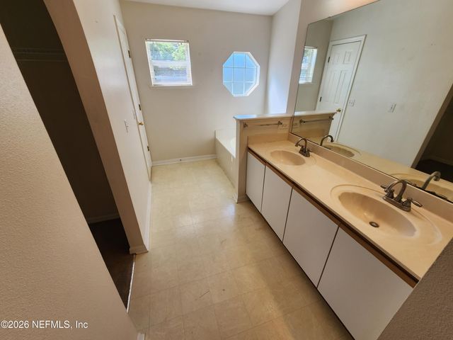 5940 WENTWORTH Circle S, Jacksonville, FL 32277