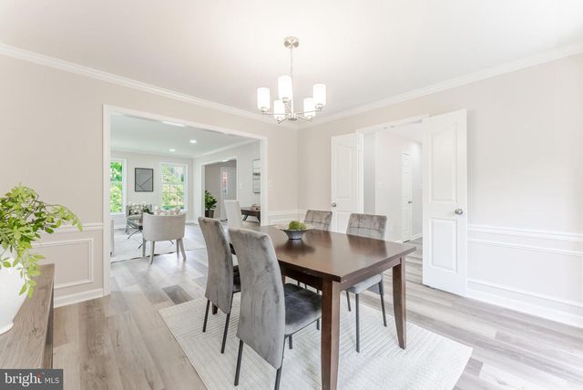9617 WOODEDGE DR, Burke, VA 22015