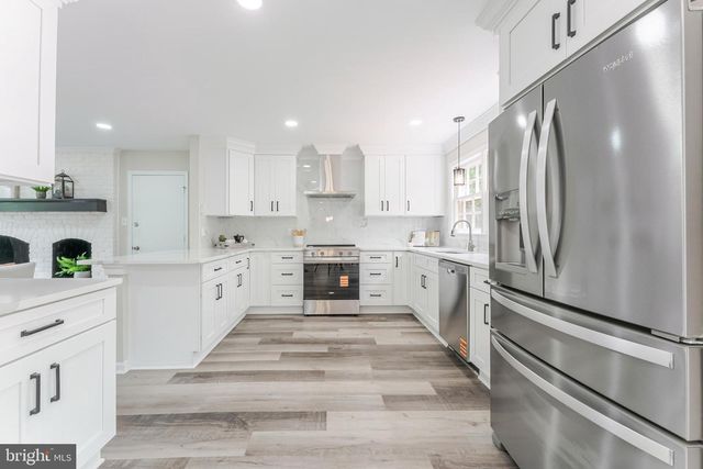 9617 WOODEDGE DR, Burke, VA 22015