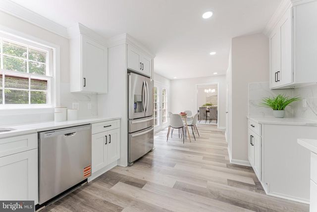 9617 WOODEDGE DR, Burke, VA 22015