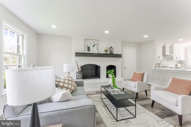 9617 WOODEDGE DR, Burke, VA 22015