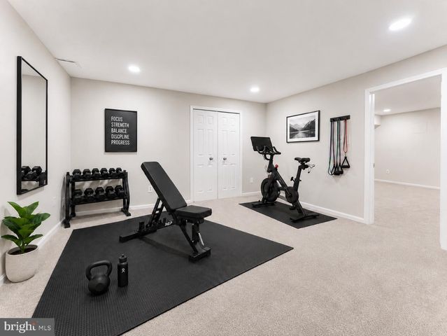 9617 WOODEDGE DR, Burke, VA 22015