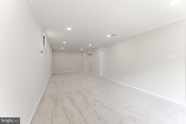 9617 WOODEDGE DR, Burke, VA 22015