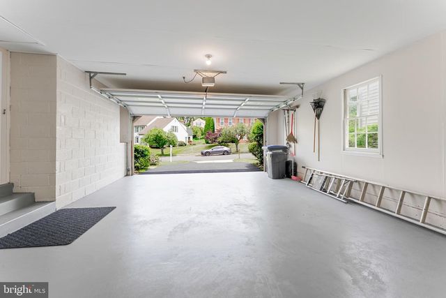 9617 WOODEDGE DR, Burke, VA 22015