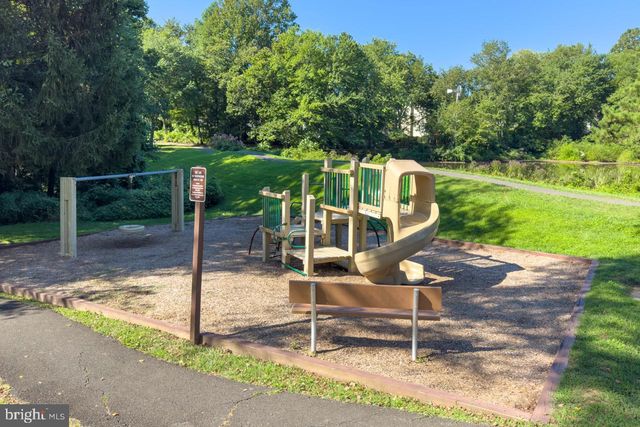 9617 WOODEDGE DR, Burke, VA 22015