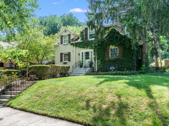 45 S Julian Street, Naperville, IL 60540