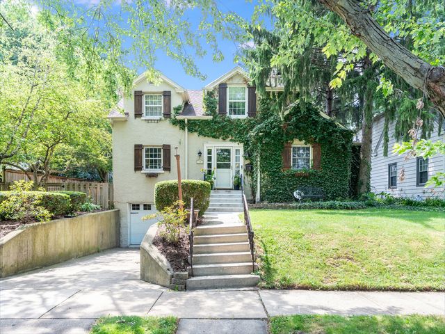 45 S Julian Street, Naperville, IL 60540