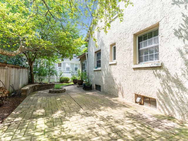 45 S Julian Street, Naperville, IL 60540