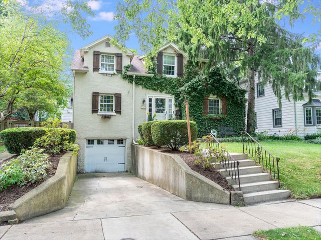 45 S Julian Street, Naperville, IL 60540