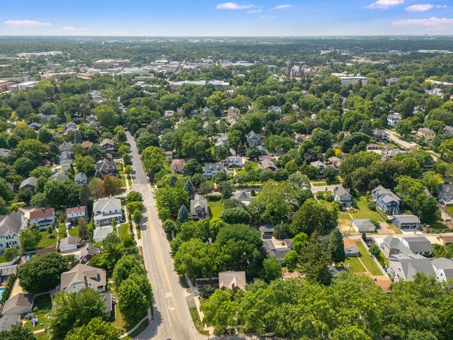 45 S Julian Street, Naperville, IL 60540