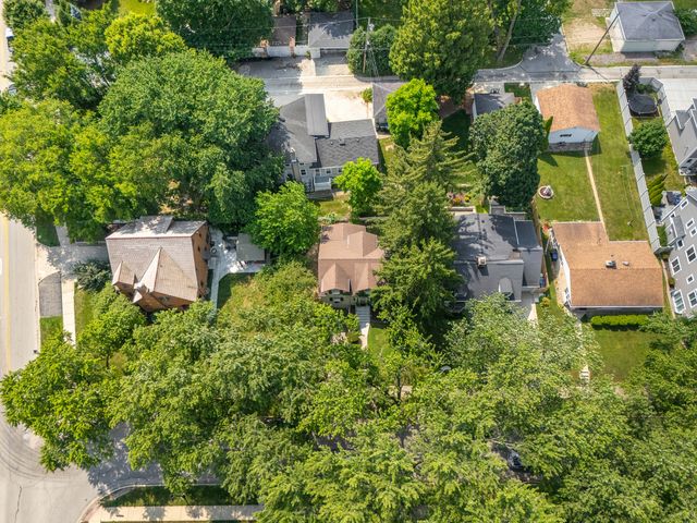 45 S Julian Street, Naperville, IL 60540