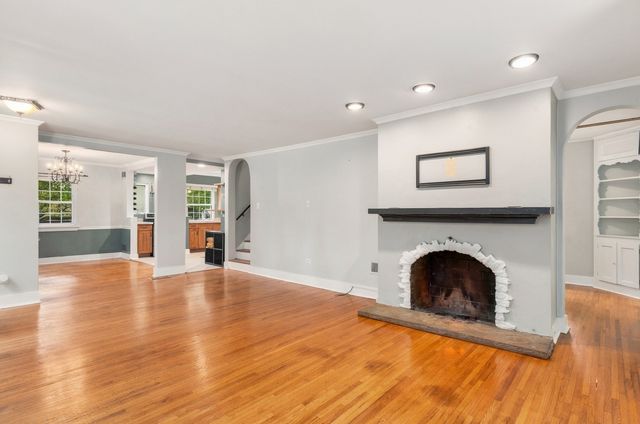45 S Julian Street, Naperville, IL 60540