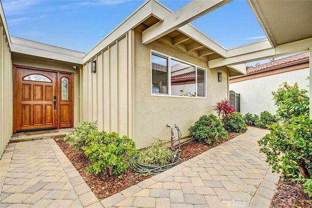 14472 Birmingham, Tustin, CA 92780