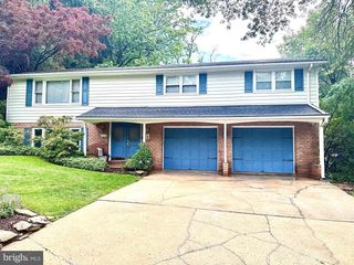 1818 CRESTLYN RD, York, PA 17403