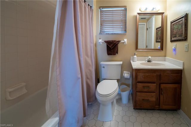 807 River Point DR 304D, Naples, FL 34102