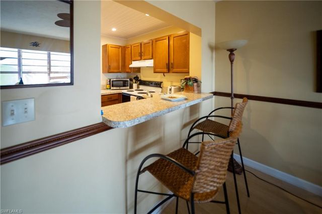 807 River Point DR 304D, Naples, FL 34102