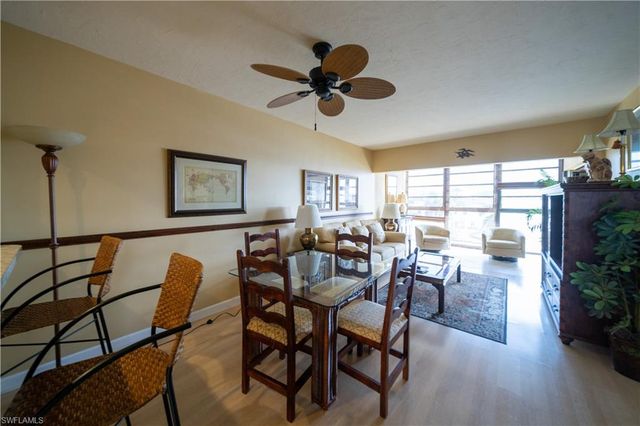 807 River Point DR 304D, Naples, FL 34102
