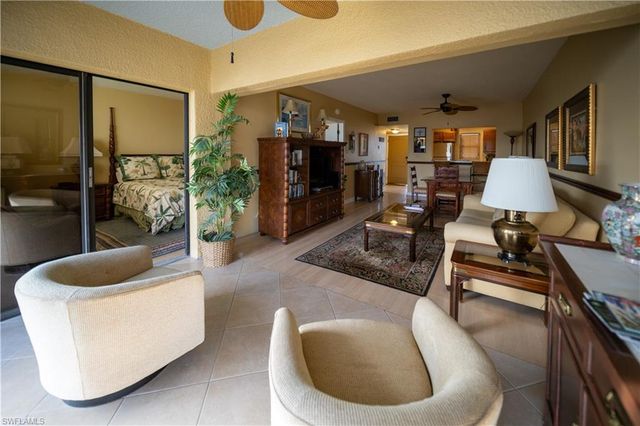 807 River Point DR 304D, Naples, FL 34102