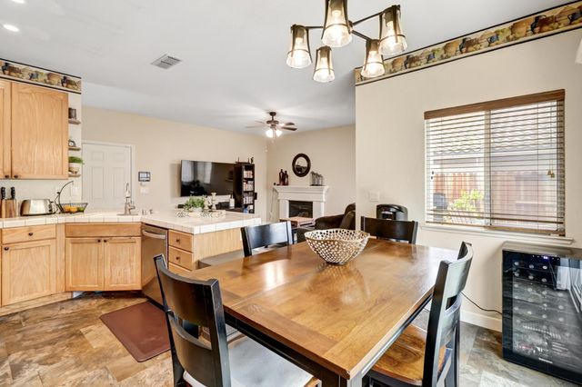 2600 Dinwiddie Way, Elk Grove, CA 95758