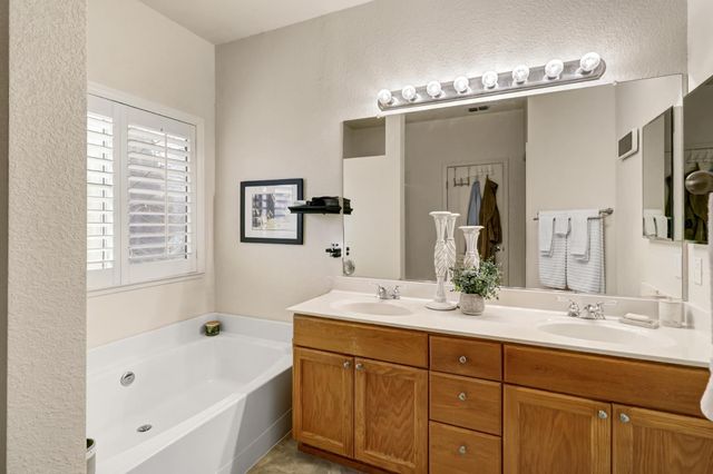 2600 Dinwiddie Way, Elk Grove, CA 95758