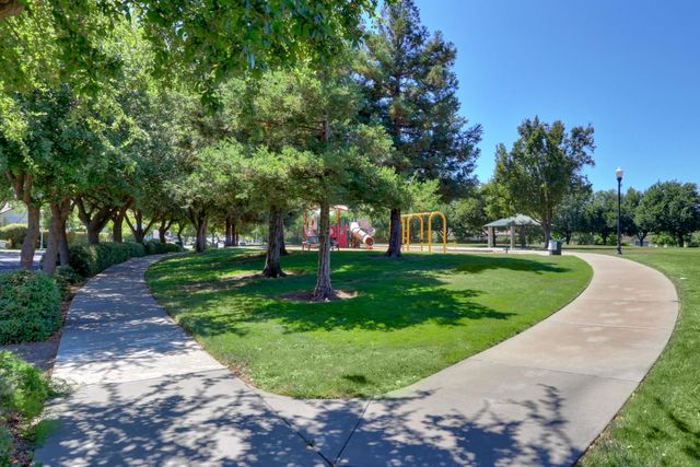 2600 Dinwiddie Way, Elk Grove, CA 95758