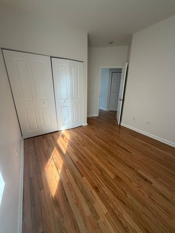 753 S Kedzie Avenue 2, Chicago, IL 60612