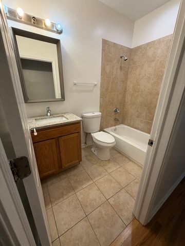 753 S Kedzie Avenue 2, Chicago, IL 60612