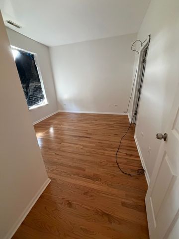 753 S Kedzie Avenue 2, Chicago, IL 60612