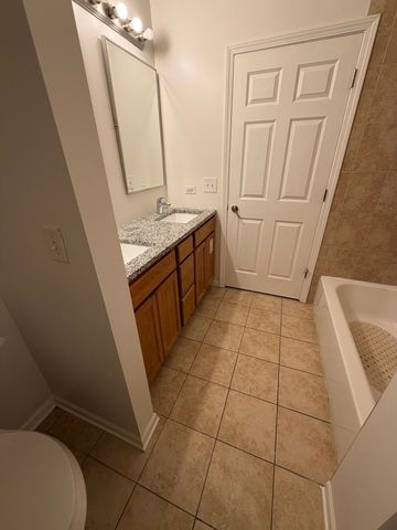 753 S Kedzie Avenue 2, Chicago, IL 60612