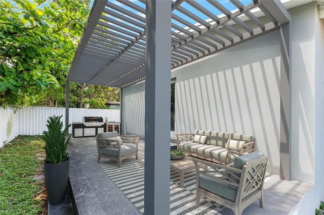 800 NW 67th St 800, Miami, FL 33150