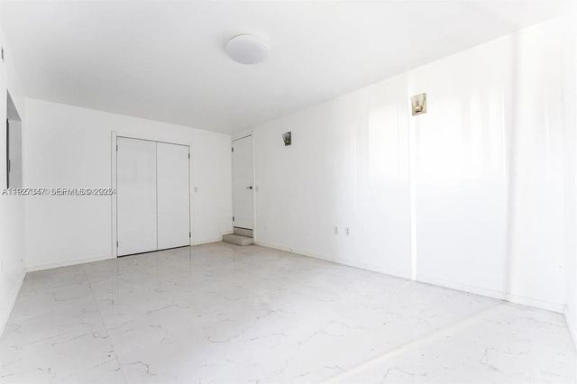 800 NW 67th St 800, Miami, FL 33150