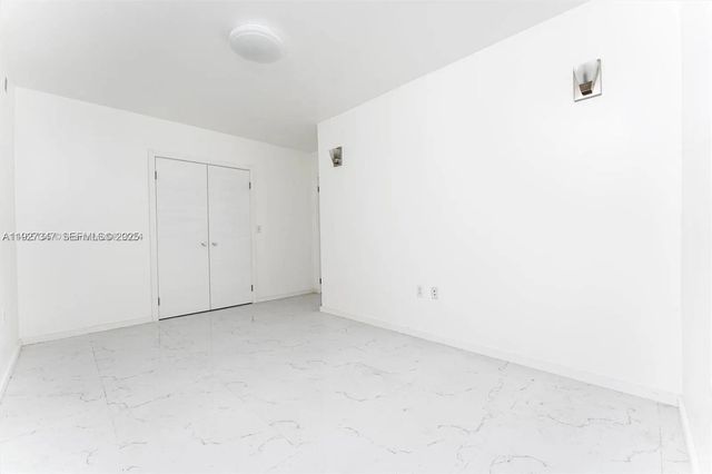 800 NW 67th St 800, Miami, FL 33150