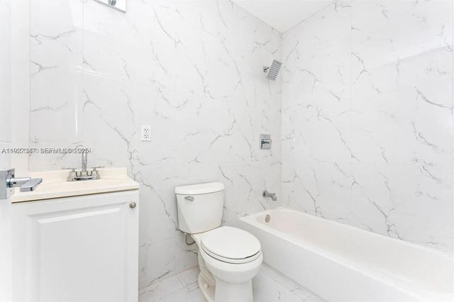 800 NW 67th St 800, Miami, FL 33150