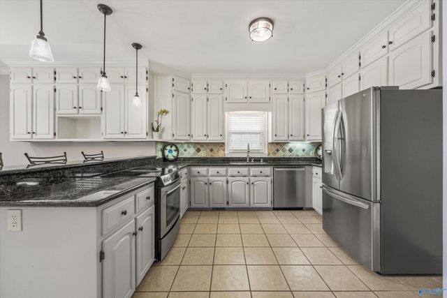 2640 Bransford Trail, Owens Cross Roads, AL 35763