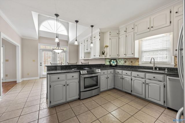 2640 Bransford Trail, Owens Cross Roads, AL 35763