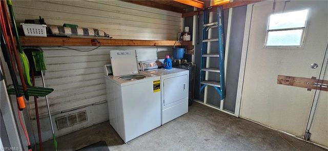 8410 Wagon Wheel CIR, North Fort Myers, FL 33917