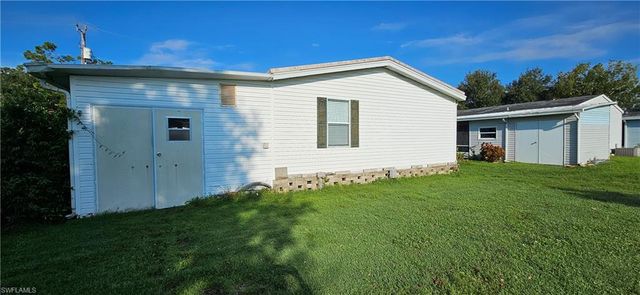 8410 Wagon Wheel CIR, North Fort Myers, FL 33917