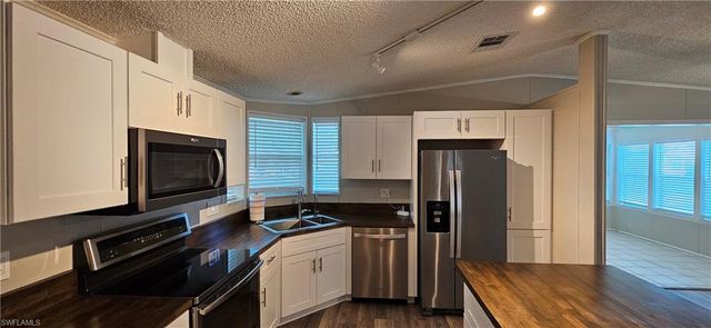 8410 Wagon Wheel CIR, North Fort Myers, FL 33917