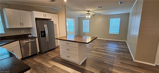 8410 Wagon Wheel CIR, North Fort Myers, FL 33917