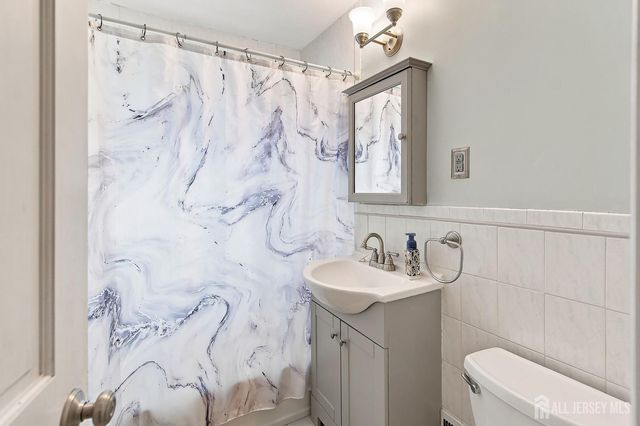 6 Burnham Road, East Brunswick, NJ 08816