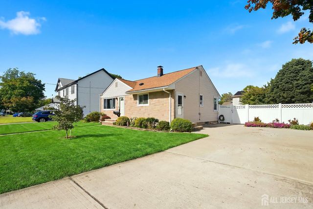 6 Burnham Road, East Brunswick, NJ 08816