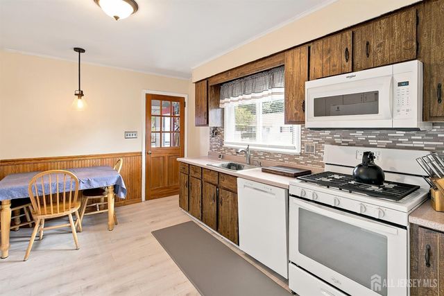 6 Burnham Road, East Brunswick, NJ 08816