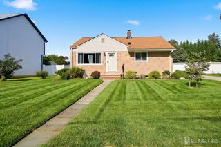 6 Burnham Road, East Brunswick, NJ 08816