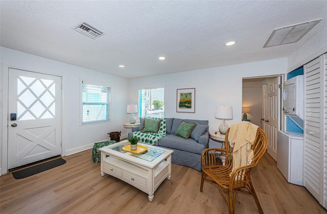 504 70TH AVENUE, St Pete Beach, FL 33706