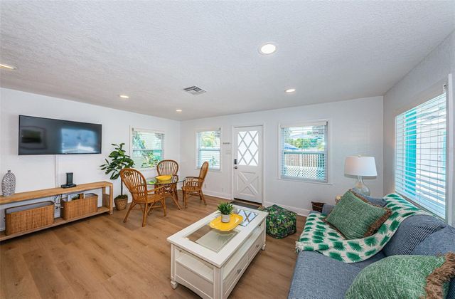 504 70TH AVENUE, St Pete Beach, FL 33706