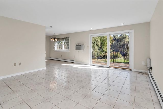 35 Fernview Ave 5, North Andover, MA 01845