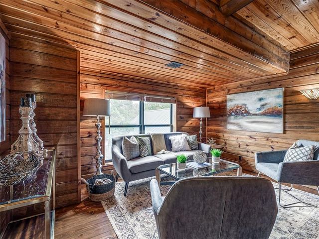 15700 Holt Road, Skiatook, OK 74070