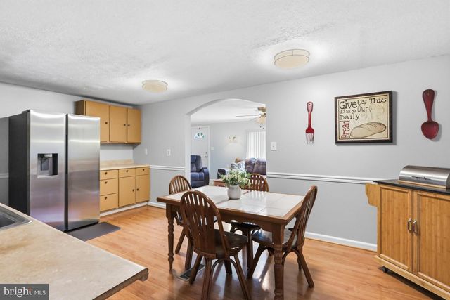 1233 SUMMIT POINT DR, Front Royal, VA 22630
